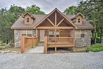 Branson West Retreat: 2 Suites w/ Ideal Location!