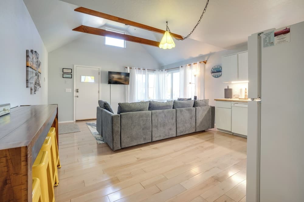 Bandon Beach House Rental: Walk to Downtown!