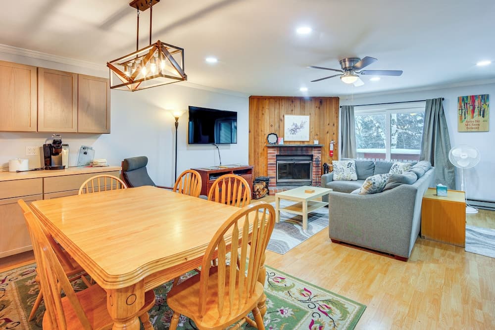 Primely Located Dover Escape < 1 Mi to Mt Snow!