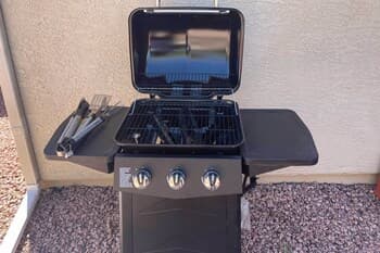 Cozy Cottonwood Family Home w/ Fire Pit & Yard!