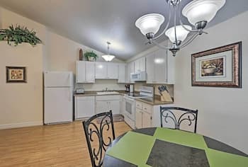 Flagstaff Townhome w/ Deck: Easy Access Downtown!