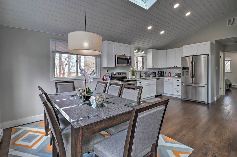 Emerald Lakes Home Near Kalahari & Camelback!