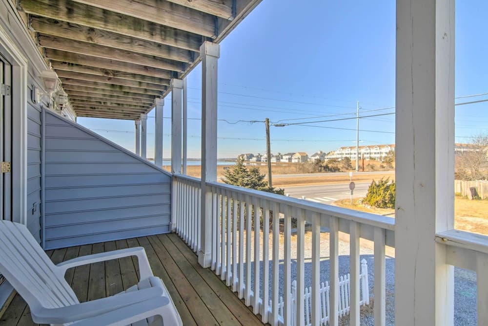 Bay-view Retreat w/ 5 Balconies in Bethany Beach!