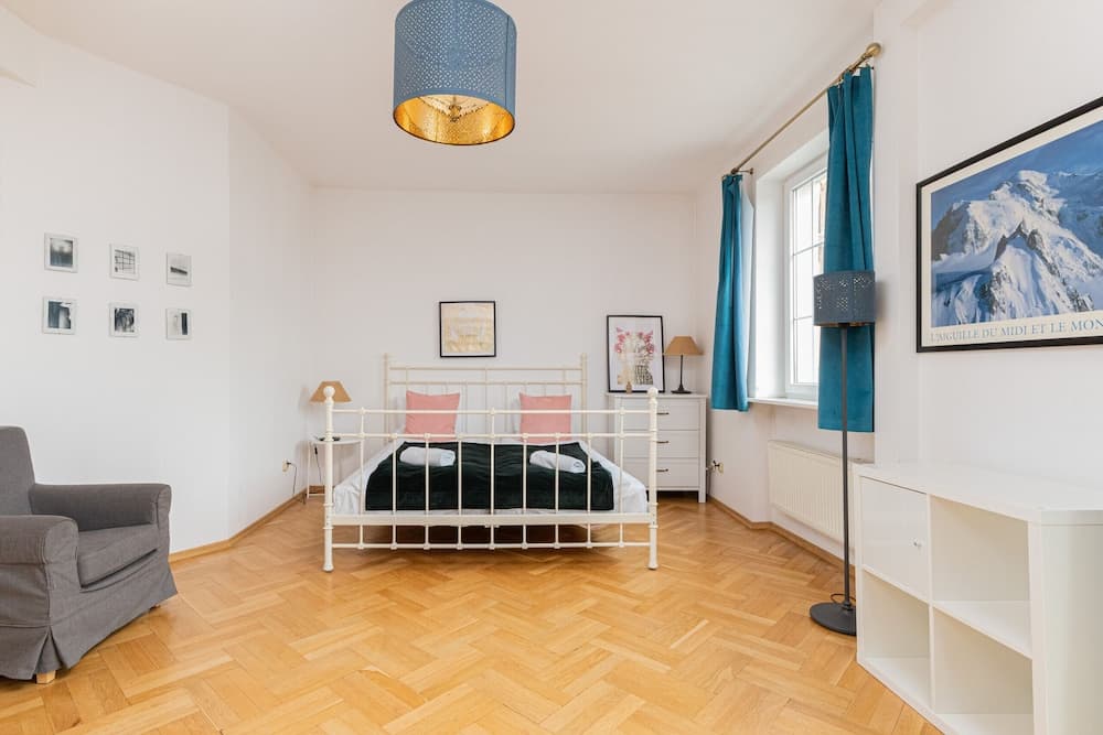 Heart of Gdansk Apartment by Renters