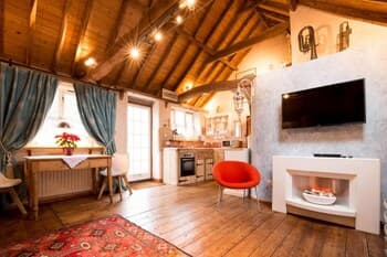 Snow Cottage Laid Back Style With Footpaths to a Great Macro Brewery Pub