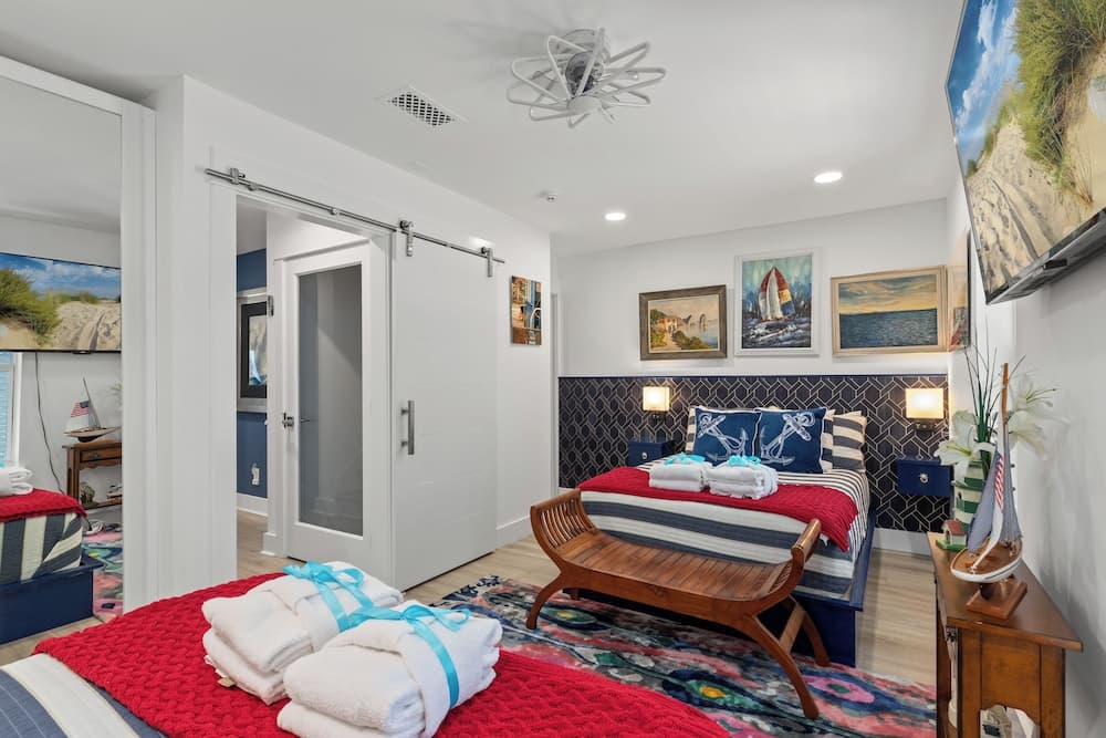 Wowza! You Have to SEE This Opulent Gulf Front Home! 5 Star Accommodation!