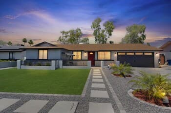 The Devonshire, Cozy Mesa Retreat With Jacuzzi 3 Bedroom Home by Redawning