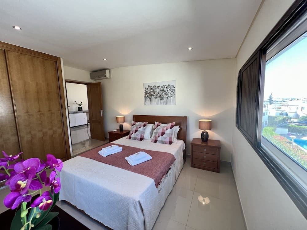 Quarteira Classic With Pool by Homing