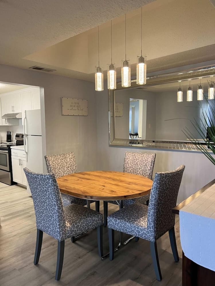 Uhost AI 2BR Condo Scenic Mountain Retreat