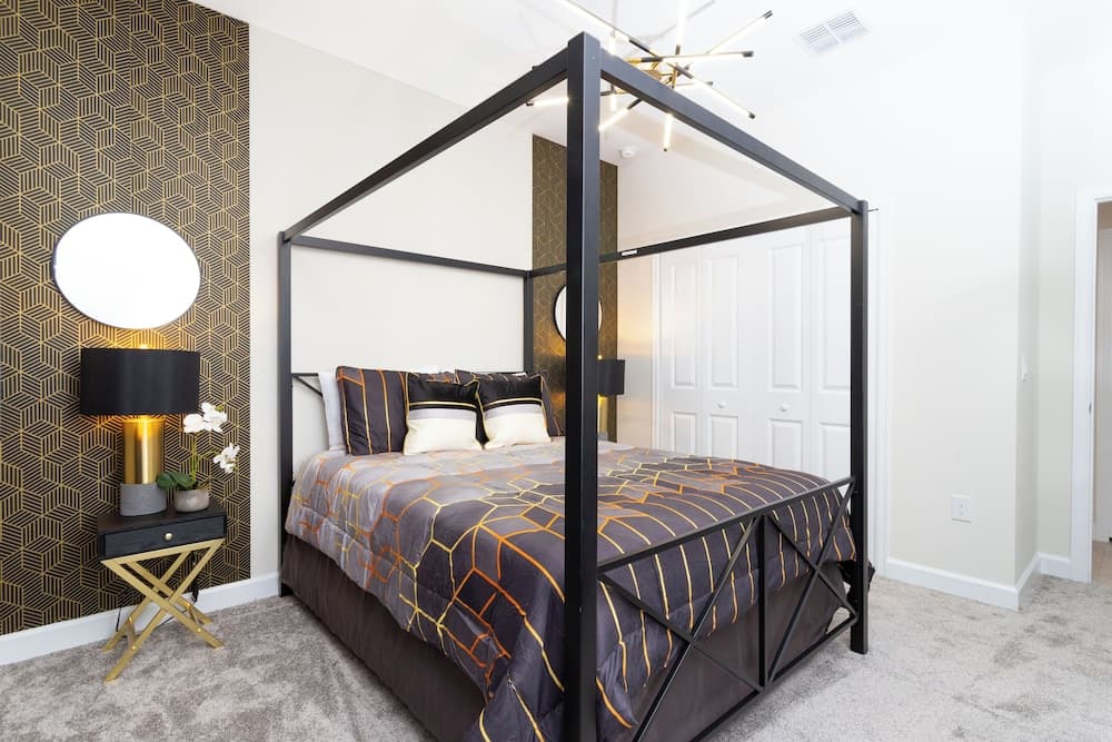 Gorgeous 6 Bd SF Close to Disney w Pool Champions Gate Resort 712