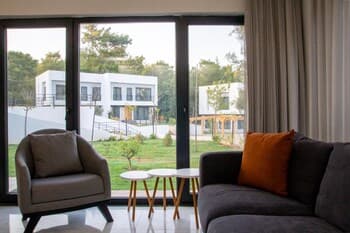 Luminous House w Garden 5 min to Beach in Milas