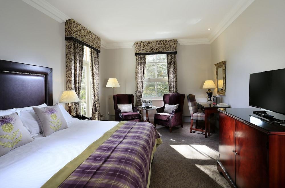 Macdonald Leeming House