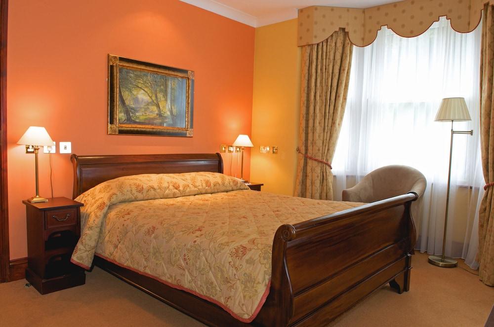 Best Western PLUS Old Tollgate Hotel