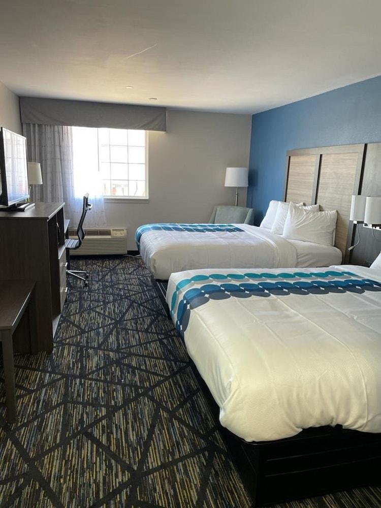 Baymont by Wyndham Blackwell I-35