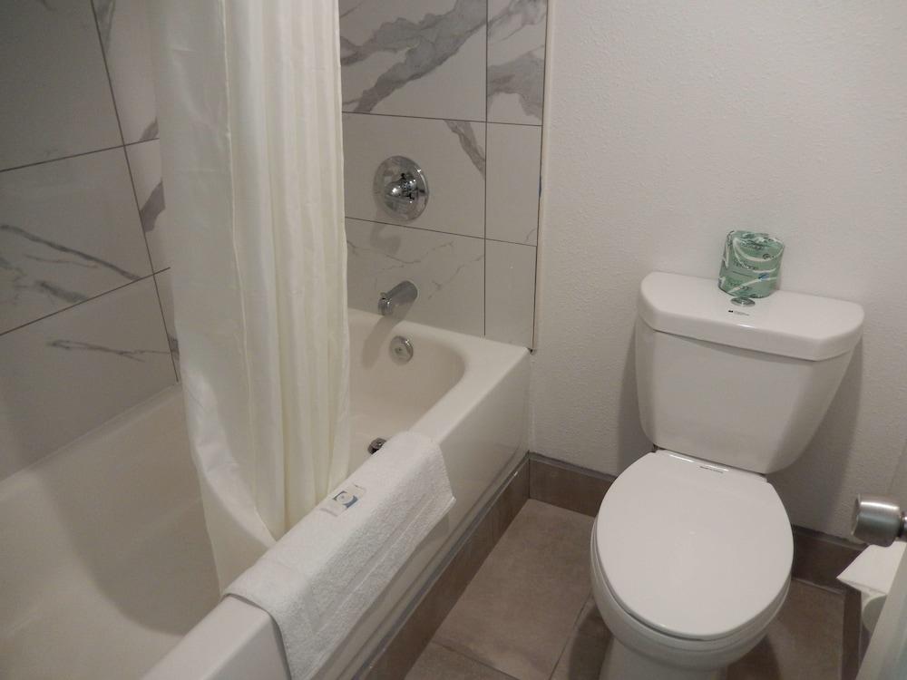 Studio 6 Houston, TX - Intercontinental Airport South