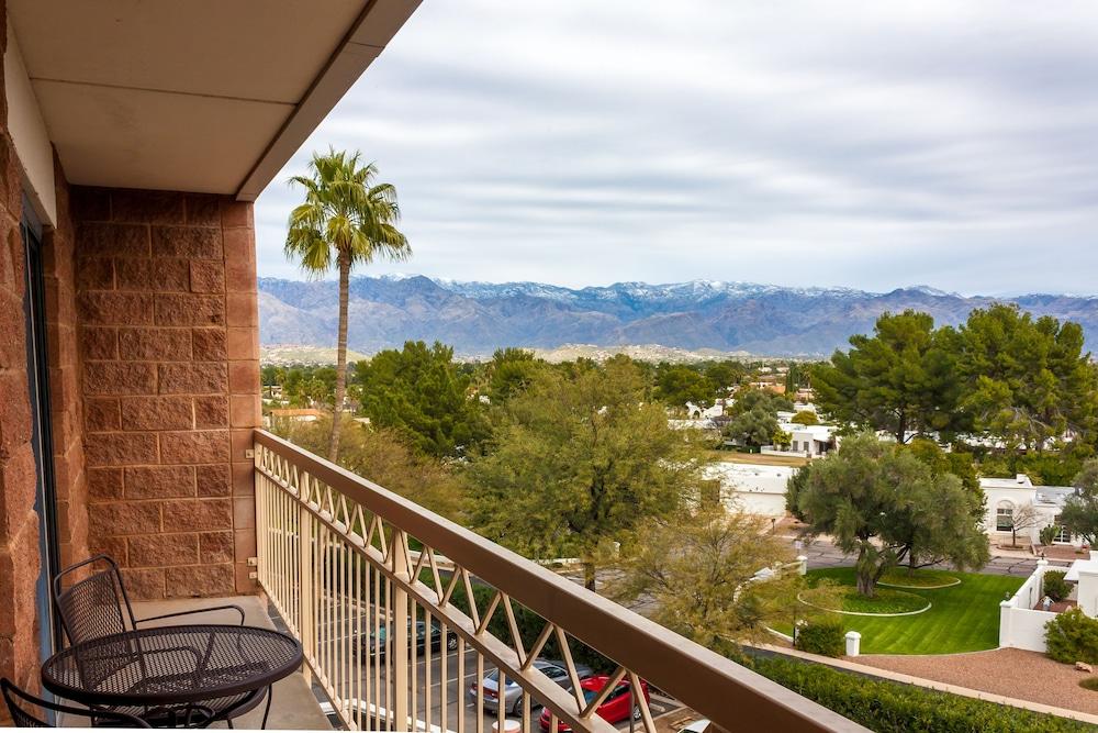 Embassy Suites by Hilton Tucson East