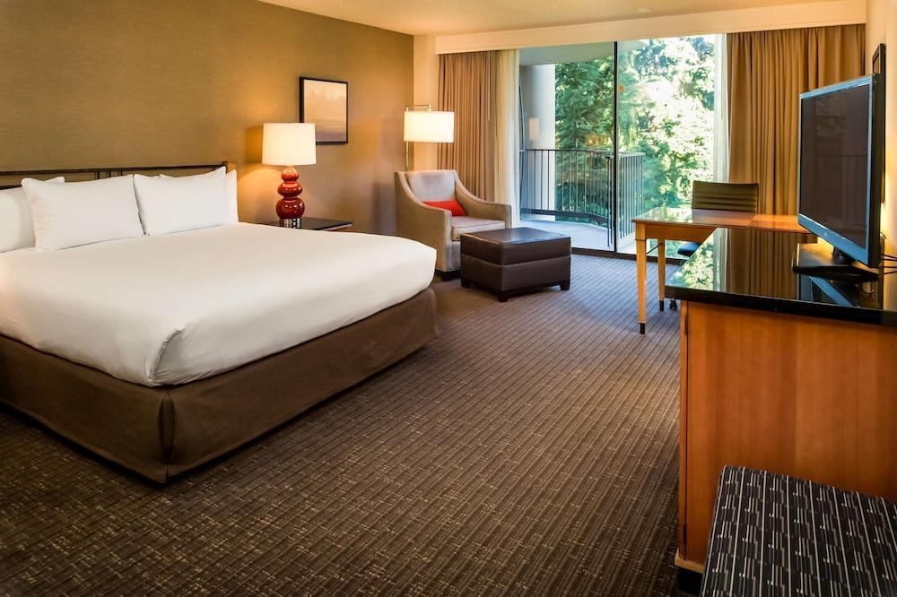 DoubleTree by Hilton Seattle Airport