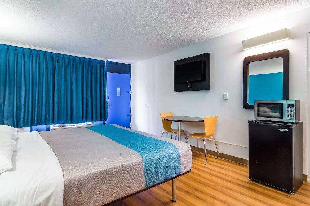 Motel 6 Lagrange, GA