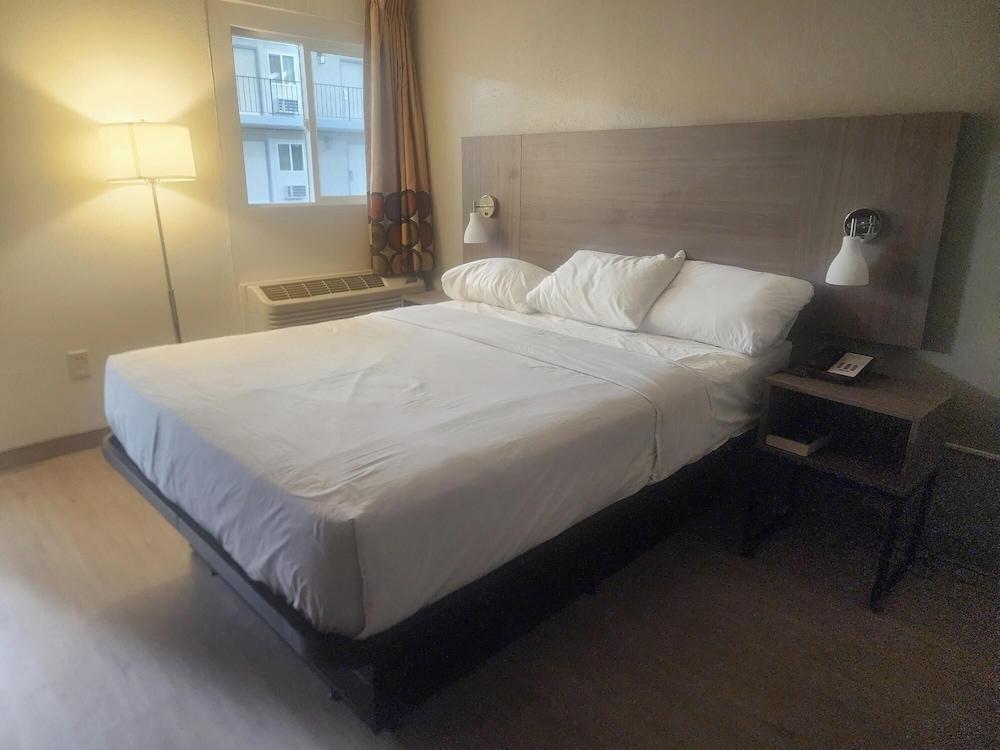 Extended Stay Hotel, Sterling