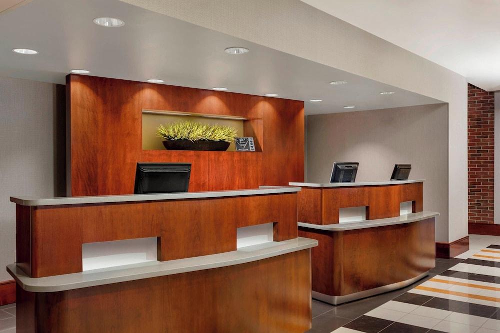Courtyard by Marriott Boston-Cambridge