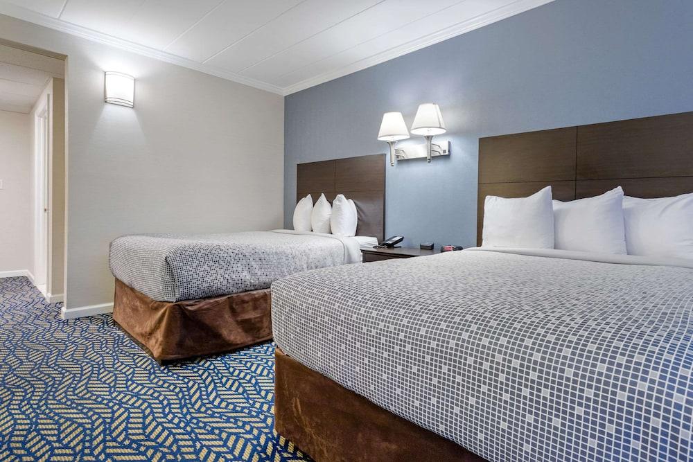 Econo Lodge Hicksville - Long Island