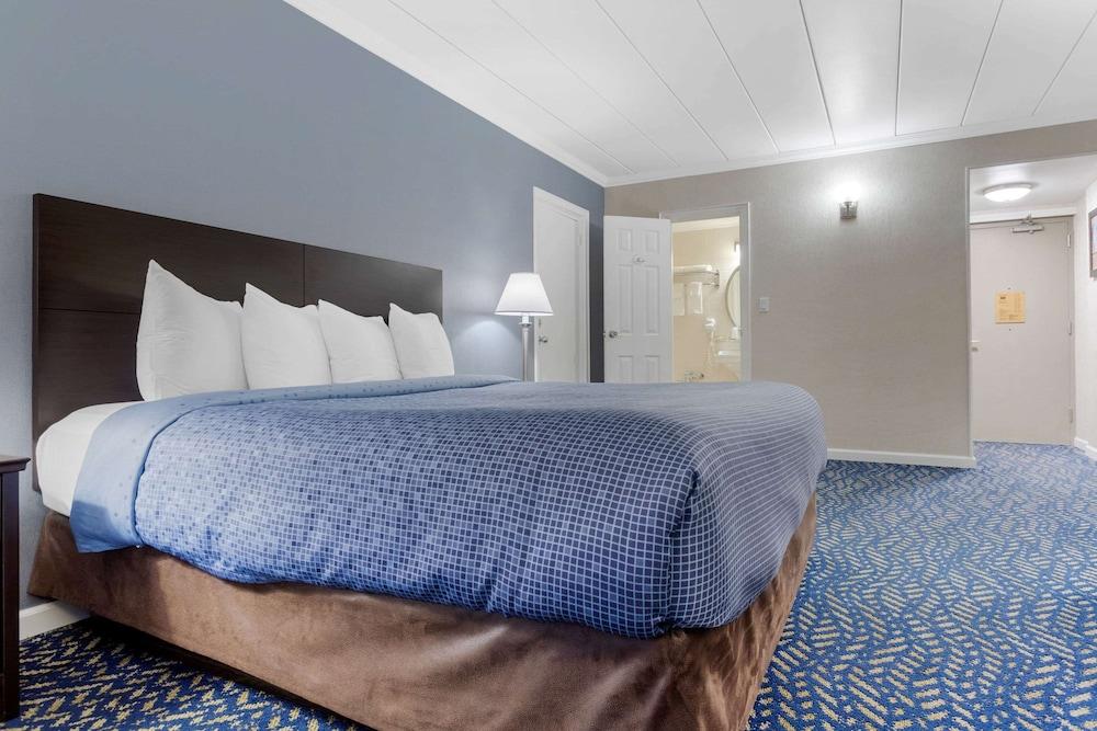 Econo Lodge Hicksville - Long Island