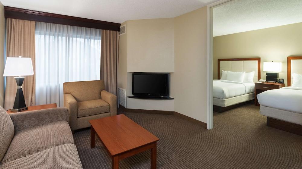 DoubleTree Suites by Hilton Hotel Cincinnati - Blue Ash