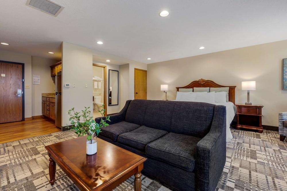 Best Western Plus Dubuque Hotel & Conference Center