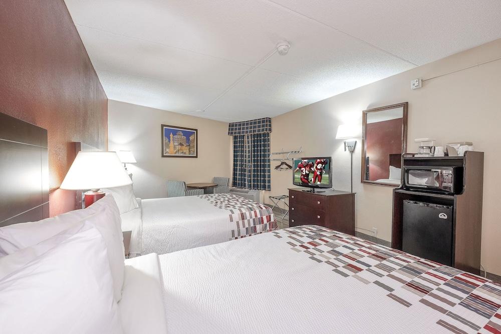 Red Roof Inn & Suites Macon