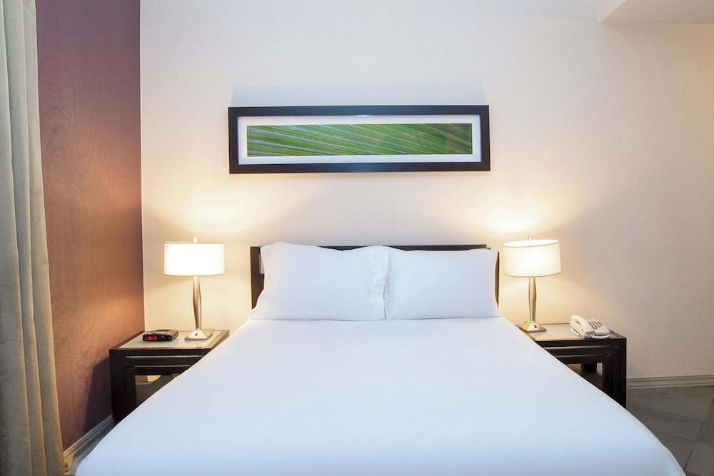 Sandman Suites Vancouver on Davie