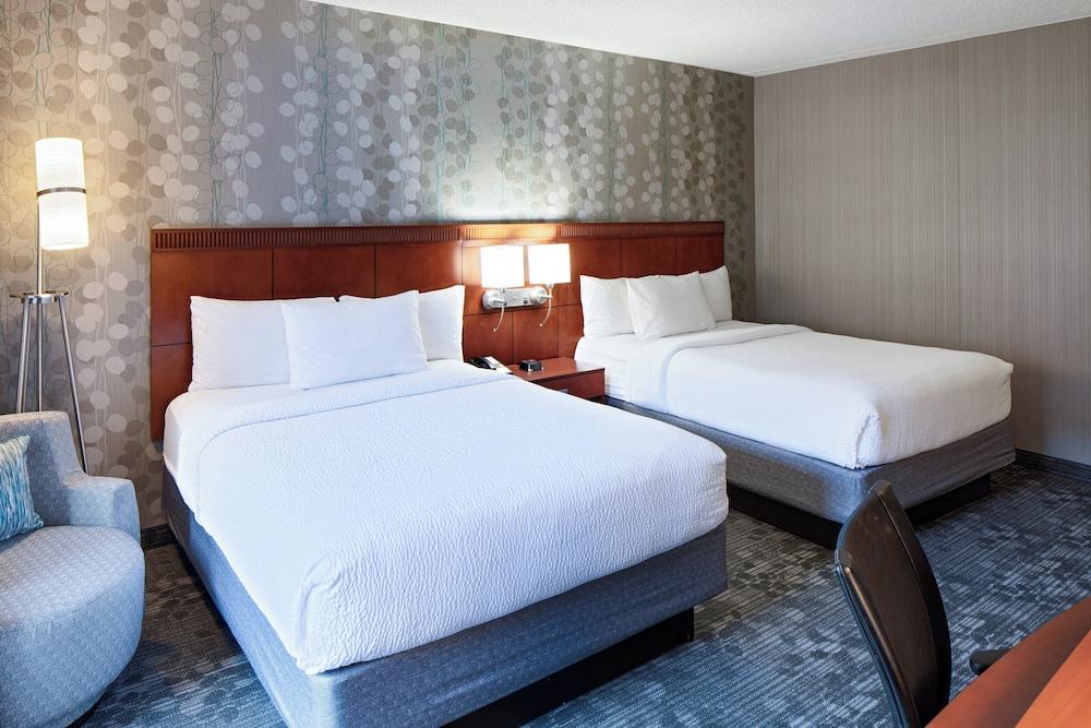 Courtyard by Marriott Cincinnati Blue Ash