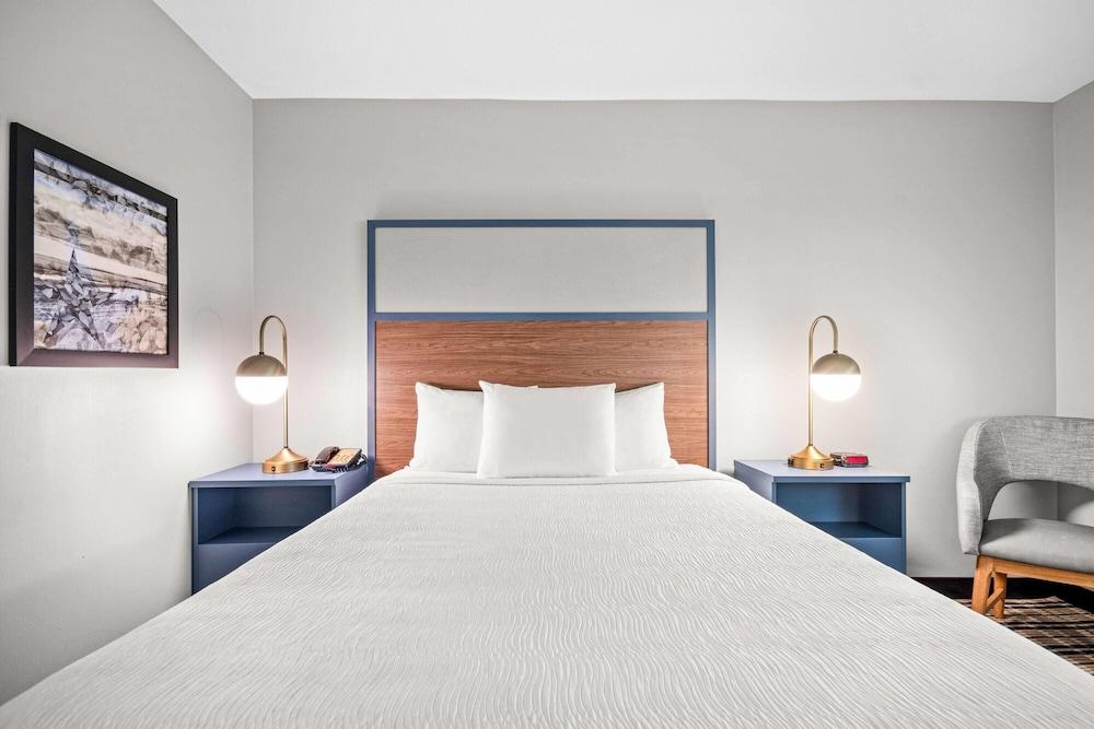 AmericInn by Wyndham Beloit