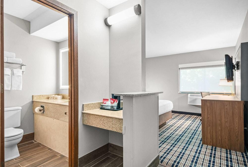 AmericInn by Wyndham Beloit