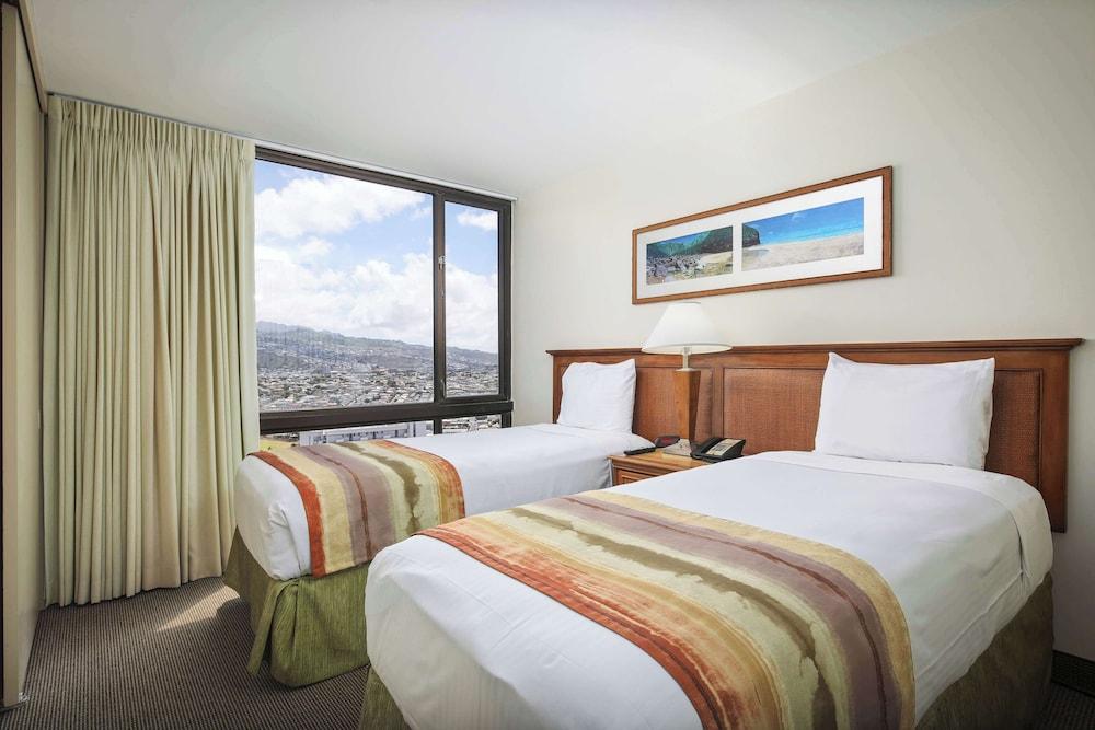 Aston Waikiki Sunset