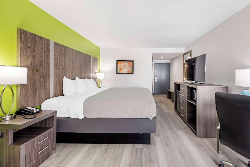 Quality Inn Clarksville - Exit 11