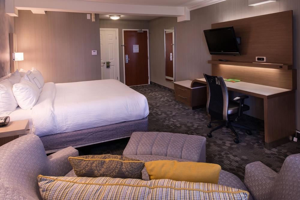 Holiday Inn Oxnard – Ventura by IHG