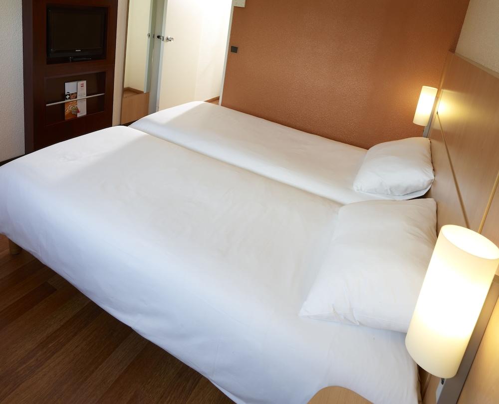 ibis Poitiers Site du Futuroscope