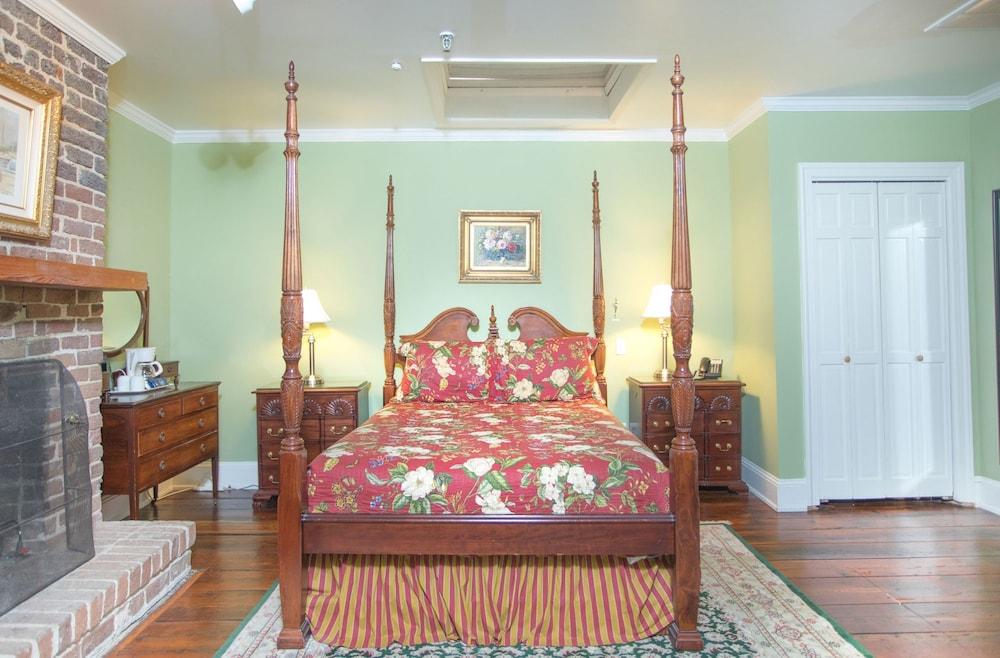 17Hundred90 Inn and Restaurant