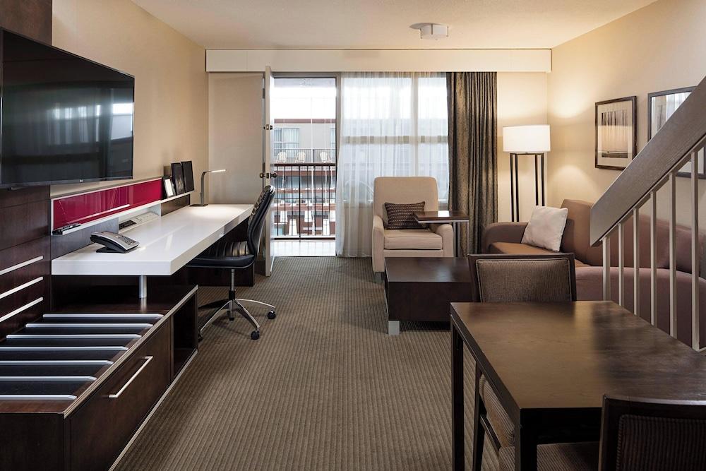 Delta Hotels by Marriott Calgary South