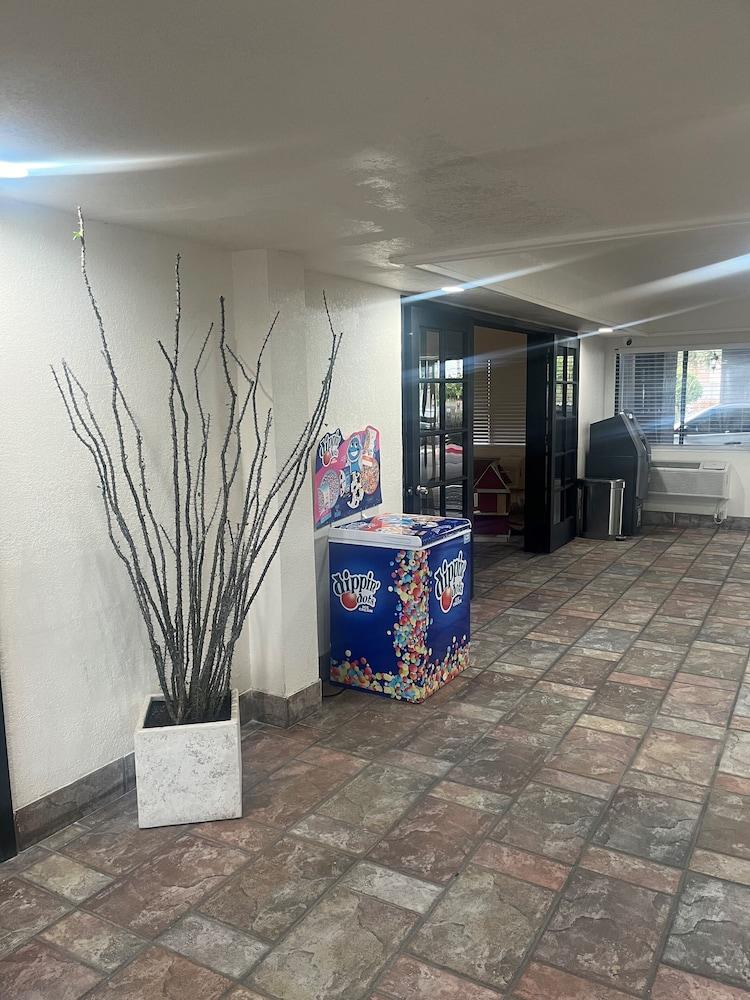 Ocotillo Apartments & Hotel