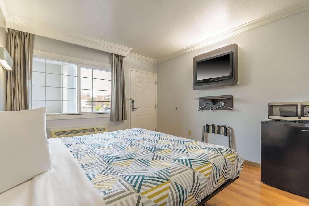 Motel 6 San Jose, CA - Convention Center