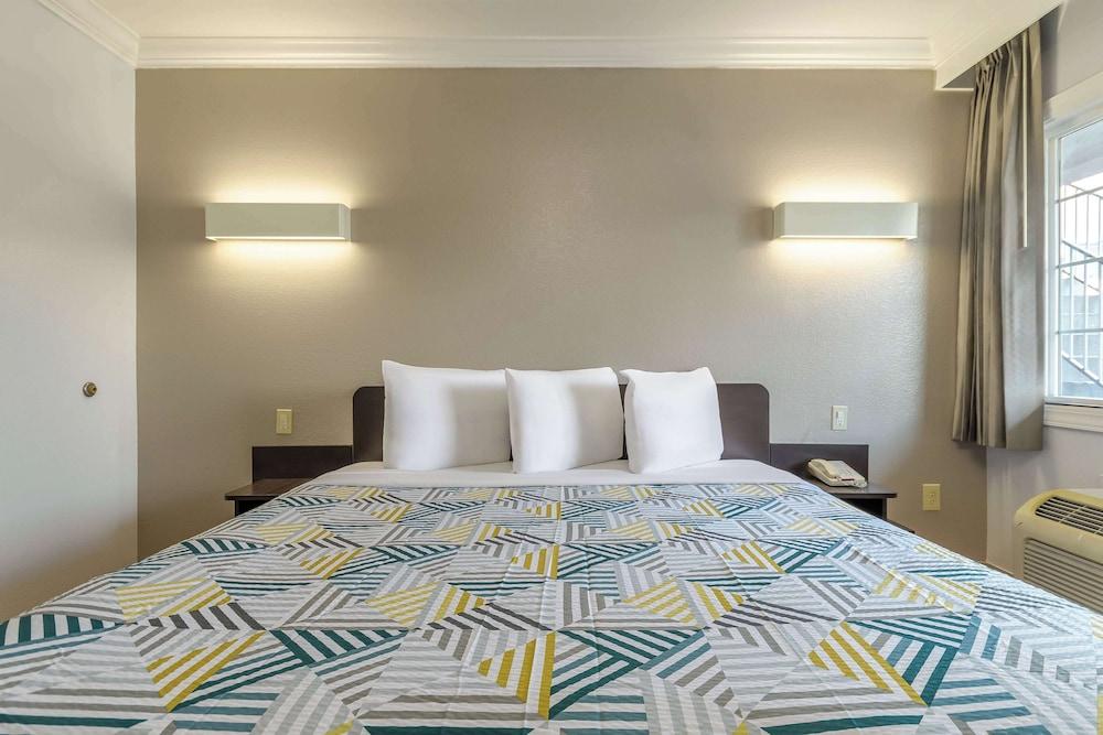 Motel 6 San Jose, CA - Convention Center