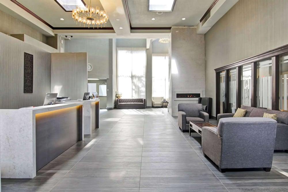 Radisson Hotel & Conference Centre West Edmonton