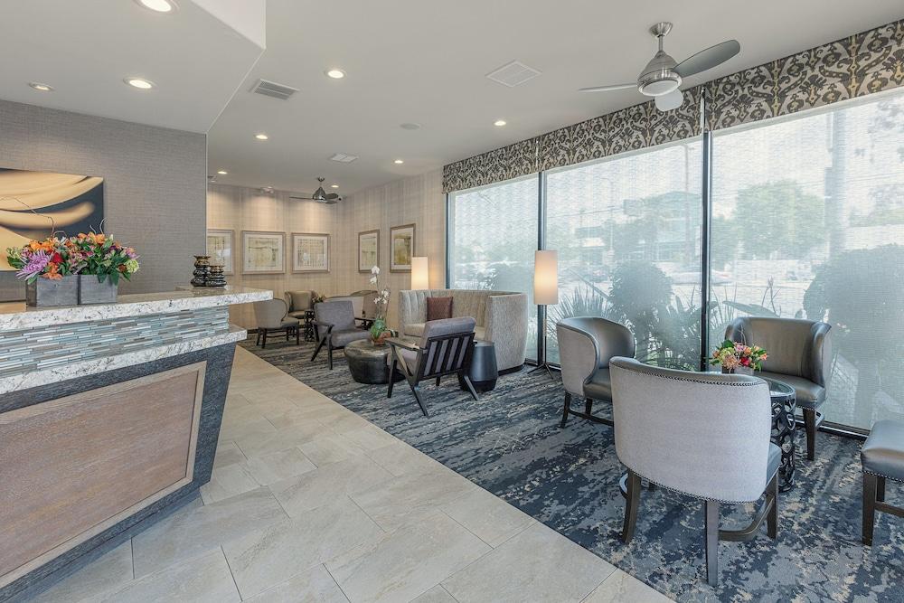 Best Western Plus Carriage Inn