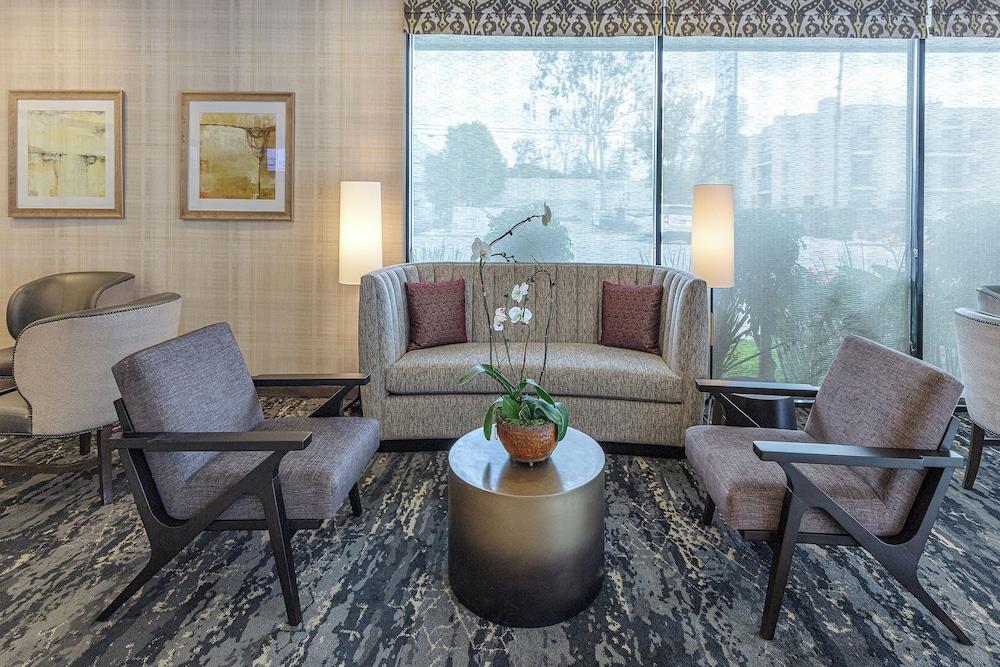 Best Western Plus Carriage Inn