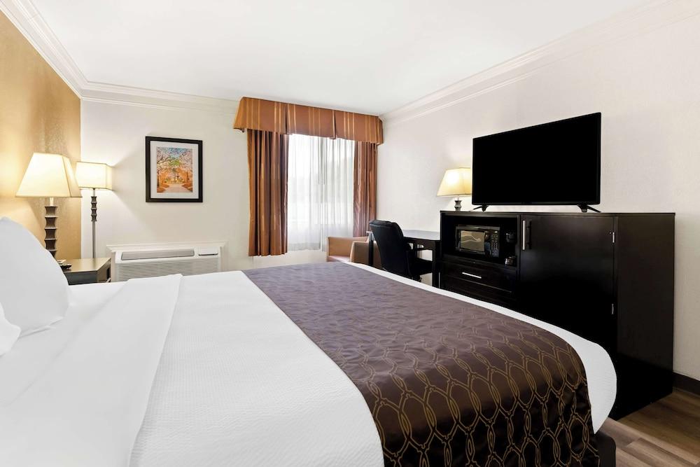 Best Western Riverside Inn