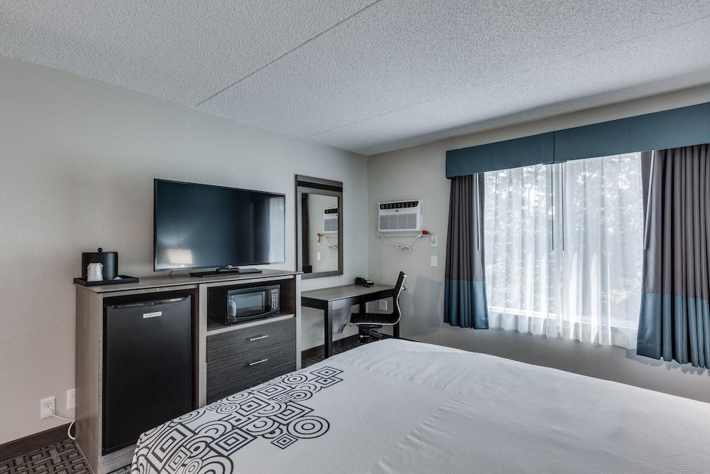 Days Inn & Suites by Wyndham Spokane