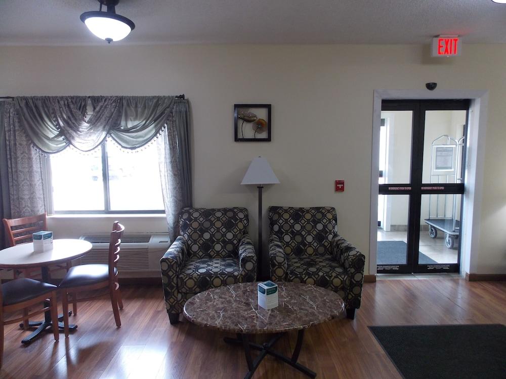 Quality Inn & Suites Champaign North - Urbana