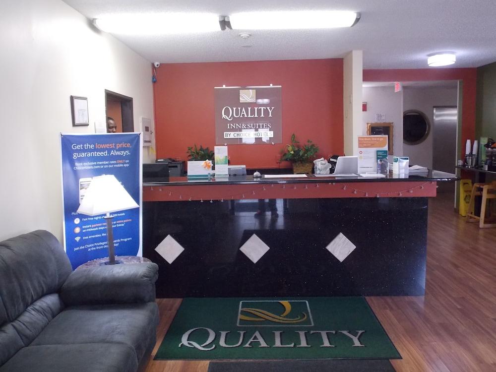 Quality Inn & Suites Champaign North - Urbana