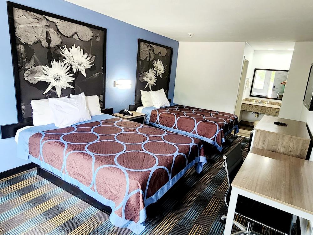 Super 8 by Wyndham Shreveport